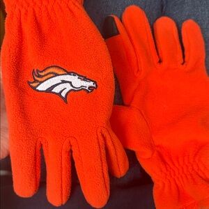 Denver Broncos fleece gloves